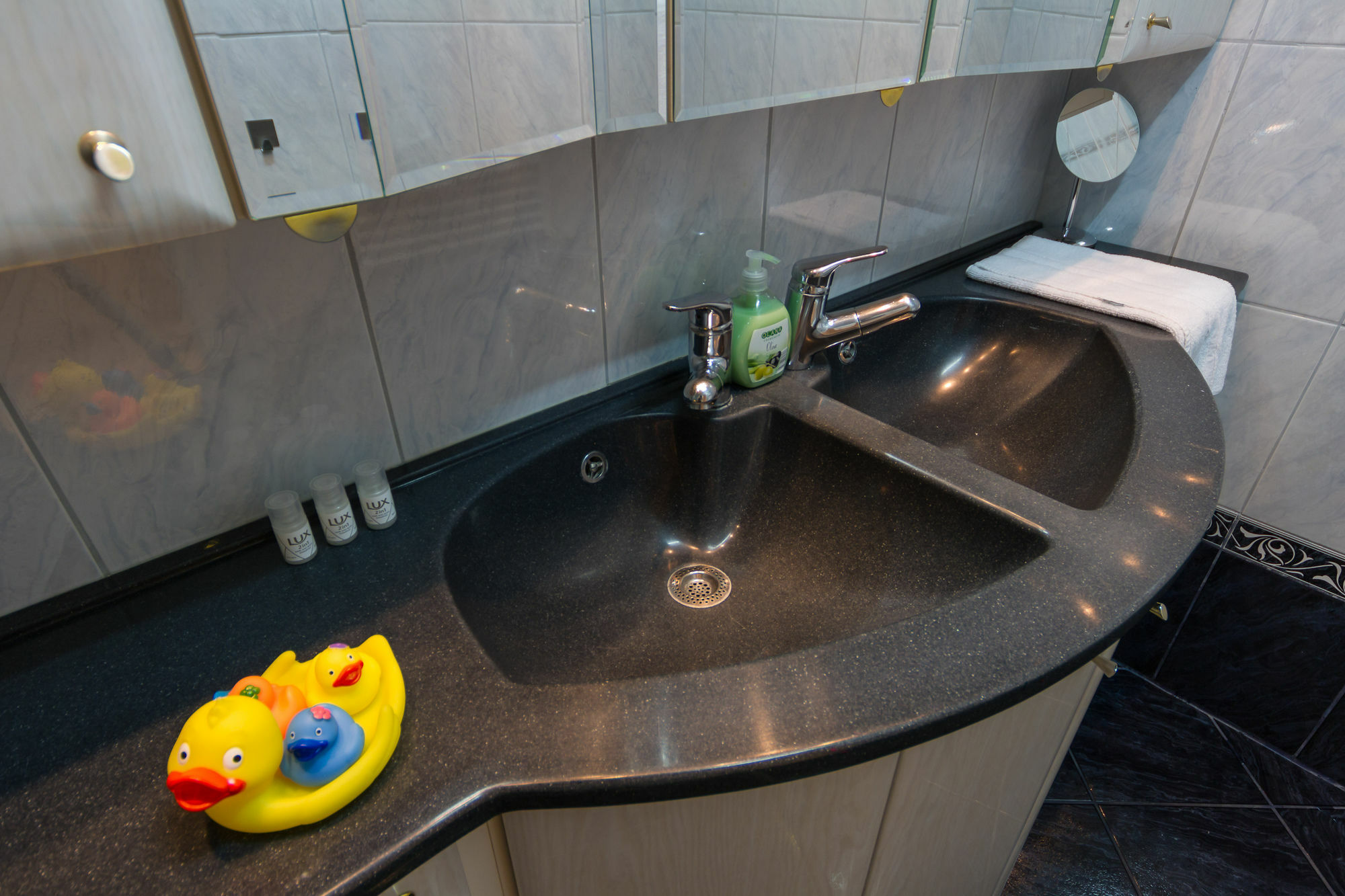 Puzzlehotel - Apartments Zentrum II Wien Eksteriør billede